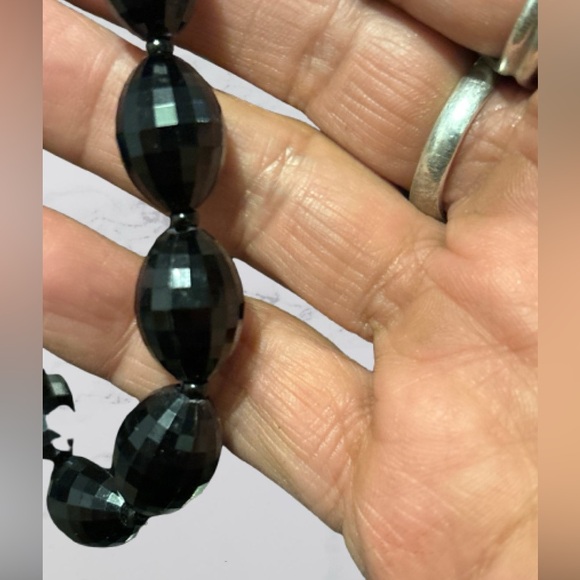 Elegant Black Bead Necklace - vintage 16” - Picture 9 of 9